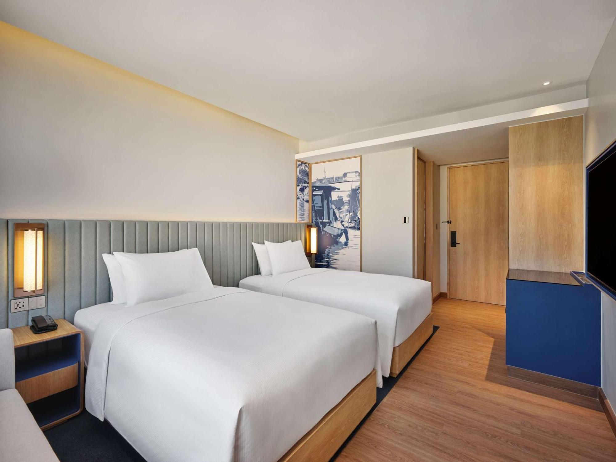 Hilton Garden Inn Bangkok Riverside מראה חיצוני תמונה