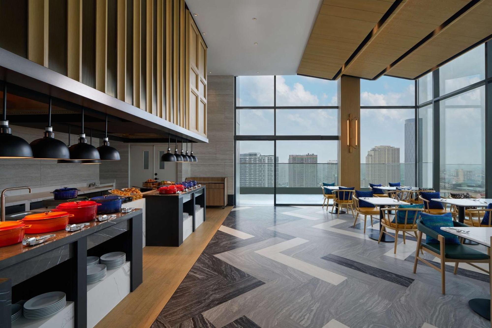 Hilton Garden Inn Bangkok Riverside מראה חיצוני תמונה
